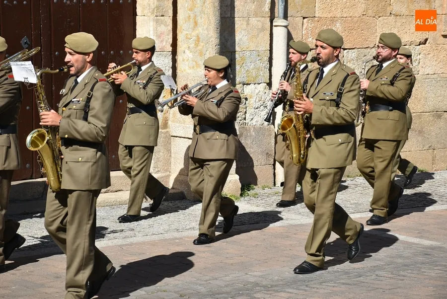Foto 9 - Ciudad Rodrigo homenajea a los que dieron su vida por la defensa de la ciudad