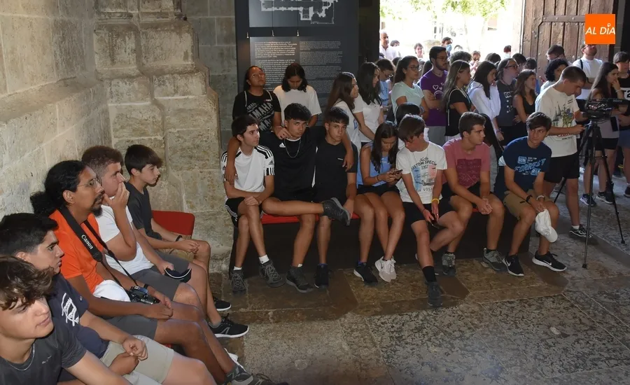Foto 6 - Sale de Ciudad Rodrigo un grupo de 54 personas rumbo a la Peregrinaci&oacute;n Europea de J&oacute;venes de Santiago
