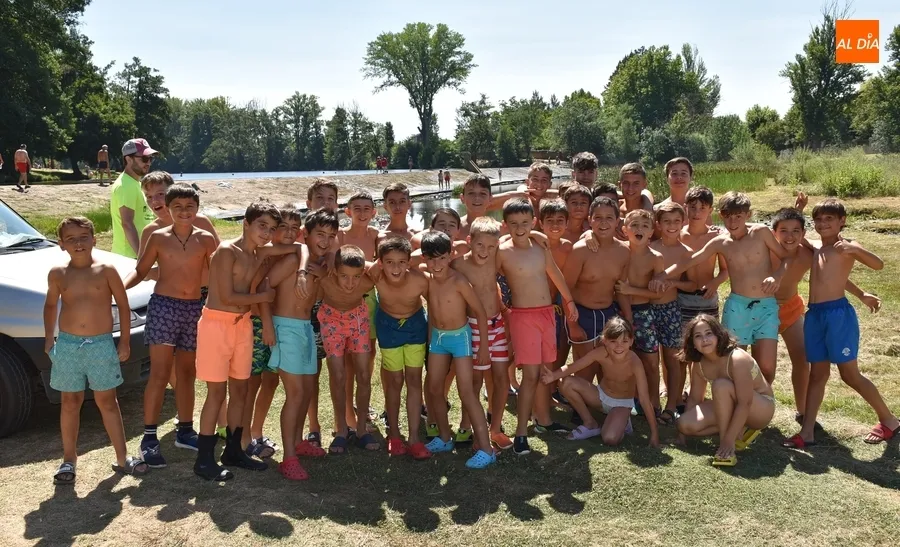 Foto 3 - Los participantes en el Mir&oacute;briga Campus se suben un a&ntilde;o m&aacute;s a las piraguas