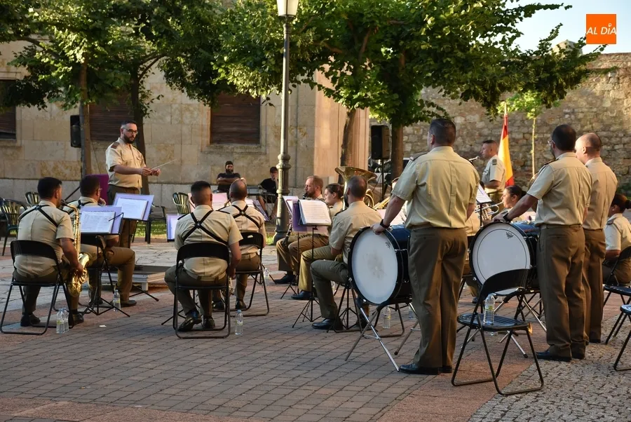 Foto 6 - La Banda de Guerra del REI N&ordm;11 le pone la nota musical a la Semana Napole&oacute;nica