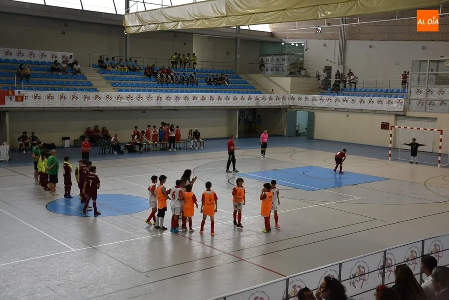Foto 7 - El f&uacute;tbol sala propicia una jornada de convivencia transfronteriza en Ciudad Rodrigo