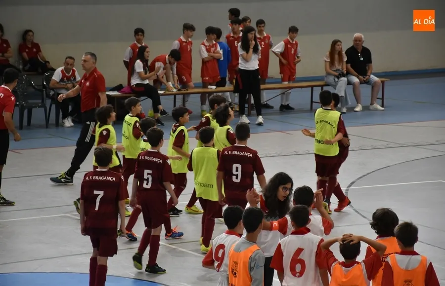 Foto 8 - El f&uacute;tbol sala propicia una jornada de convivencia transfronteriza en Ciudad Rodrigo