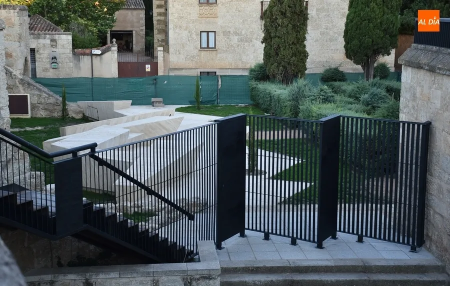 Foto 4 - As&iacute; luce el nuevo foso que se ha configurado en la Plazuela de Amayuelas