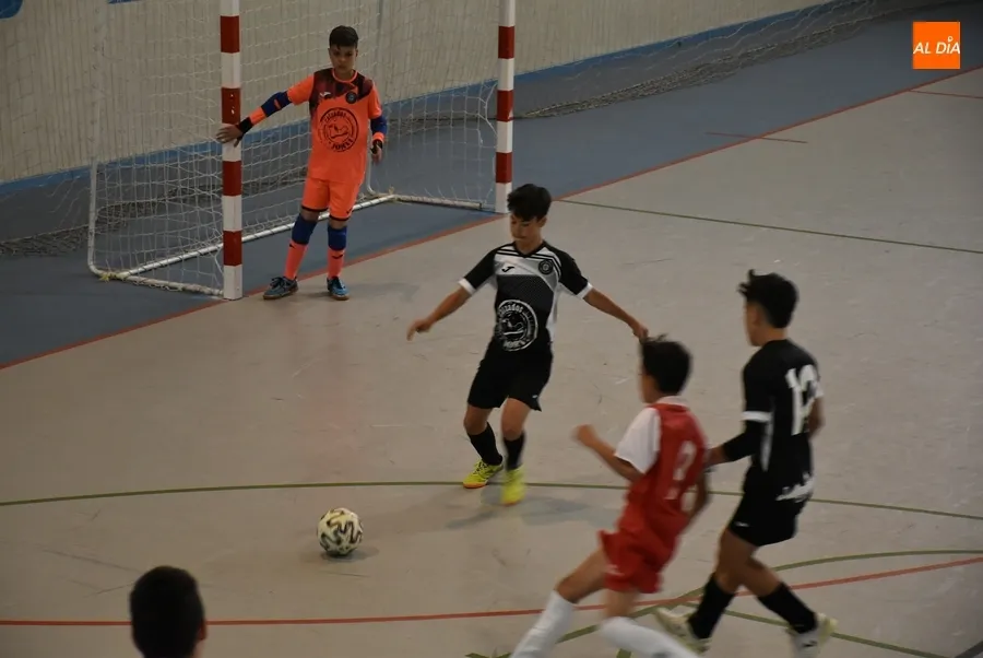 Foto 10 - El f&uacute;tbol sala propicia una jornada de convivencia transfronteriza en Ciudad Rodrigo