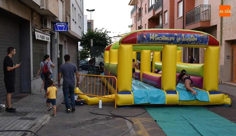 Foto 5 - Santa Ana abre sus fiestas con hinchables y la actuaci&oacute;n de El Mora