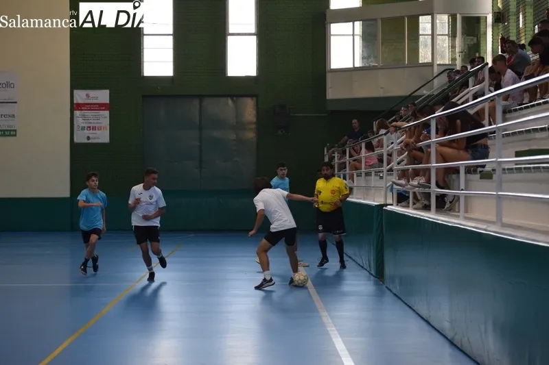 Foto 10 - Arranca el torneo veraniego de f&uacute;tbol sala en busca de campe&oacute;n
