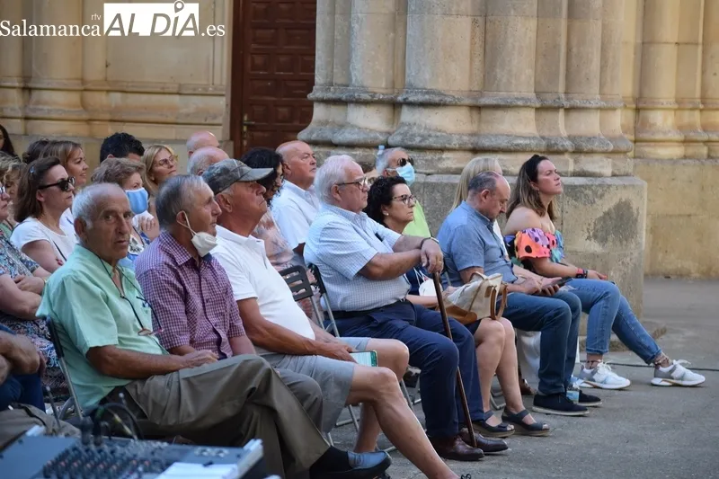 Foto 6 - La Banda de M&uacute;sica de Alba de Tormes hace de anfitriona en el encuentro de bandas