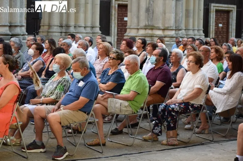 Foto 2 - La Banda de M&uacute;sica de Alba de Tormes hace de anfitriona en el encuentro de bandas