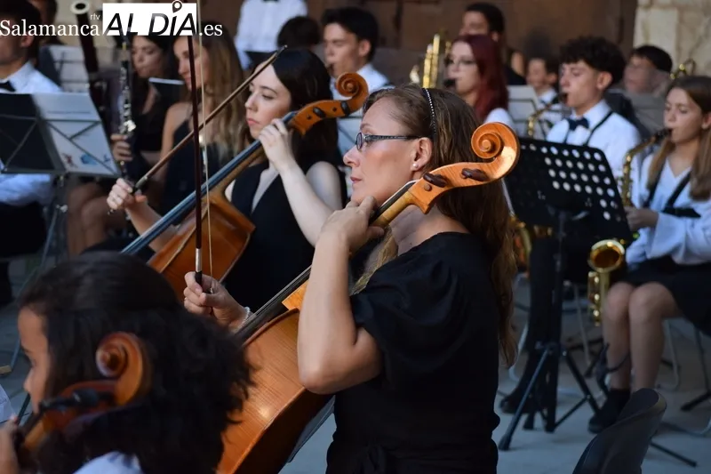 Foto 10 - El XI Encuentro Orquestal Sinf&oacute;nico clausura una nueva edici&oacute;n con un concierto por todo lo alto