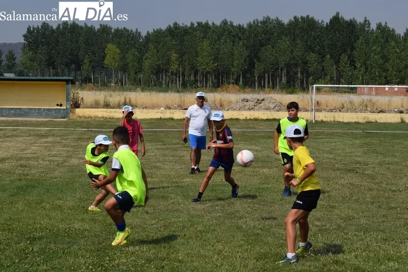 Foto 3 - El f&uacute;tbol no para en verano con el V Campus del Alba de Tormes CF