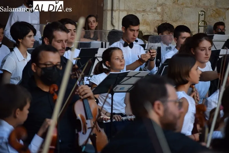 Foto 3 - El XI Encuentro Orquestal Sinf&oacute;nico clausura una nueva edici&oacute;n con un concierto por todo lo alto
