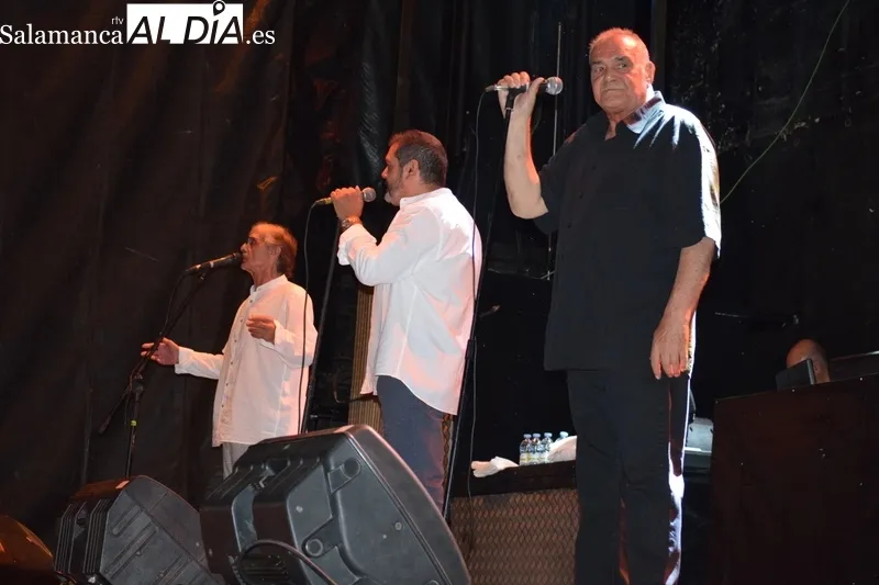 Foto 11 - El arte de Los Chichos llena y hace bailar a Galinduste
