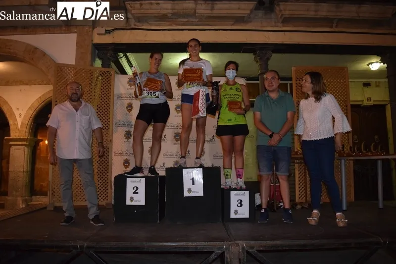 Foto 11 - Javier Mart&iacute;n y Alexandra Mart&iacute;n se llevan con autoridad la Carrera Nocturna de Alba de Tormes