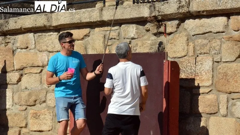 Las Peñas se reunieron en la Plaza para presenciar el pregón y al chupinazo