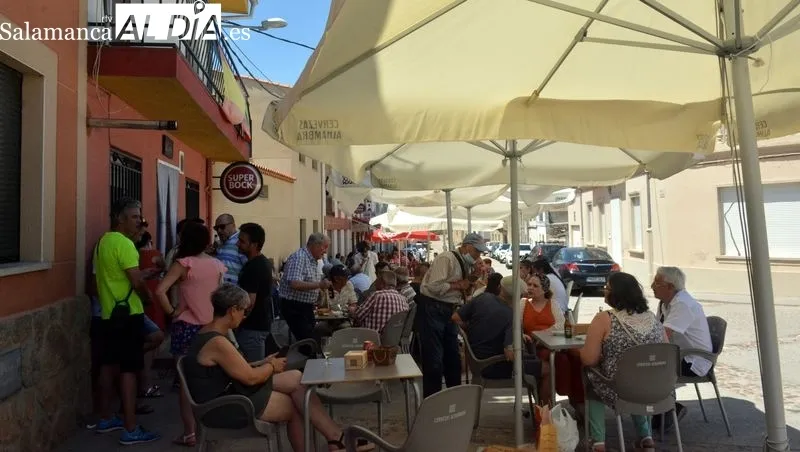 En la recinto ferial se exponían a la venta productos gastronómicos y artesanos