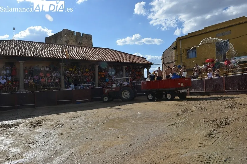 Tarde festiva con sabor taurino en Sobradillo / REPORT. GRÁFICO: ERNESTO MARTÍN 