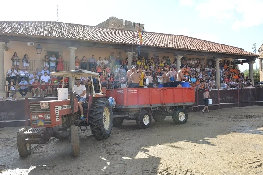 Tarde festiva con sabor taurino en Sobradillo / REPORT. GRÁFICO: ERNESTO MARTÍN 