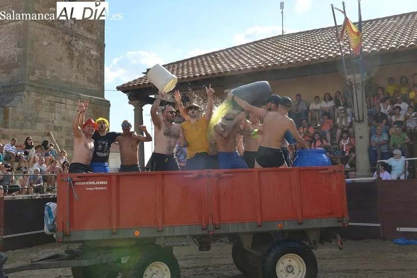 Tarde festiva con sabor taurino en Sobradillo / REPORT. GRÁFICO: ERNESTO MARTÍN 