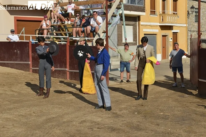 Tarde festiva con sabor taurino en Sobradillo / REPORT. GRÁFICO: ERNESTO MARTÍN 