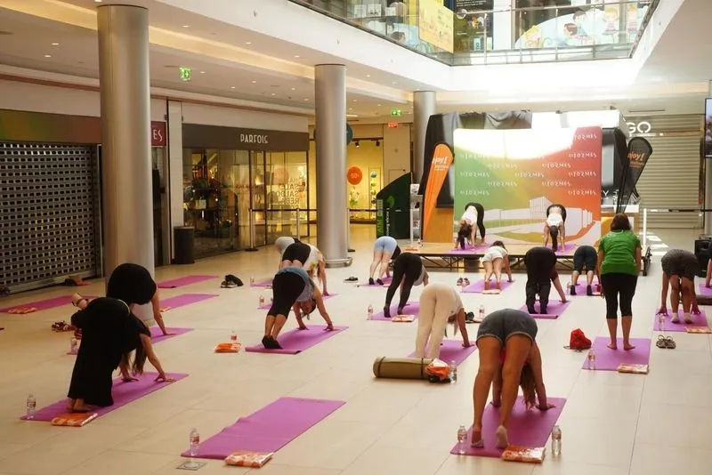 Master Class de yoga en el Centro Comercial El Tormes