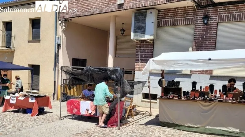 En la recinto ferial se exponían a la venta productos gastronómicos y artesanos