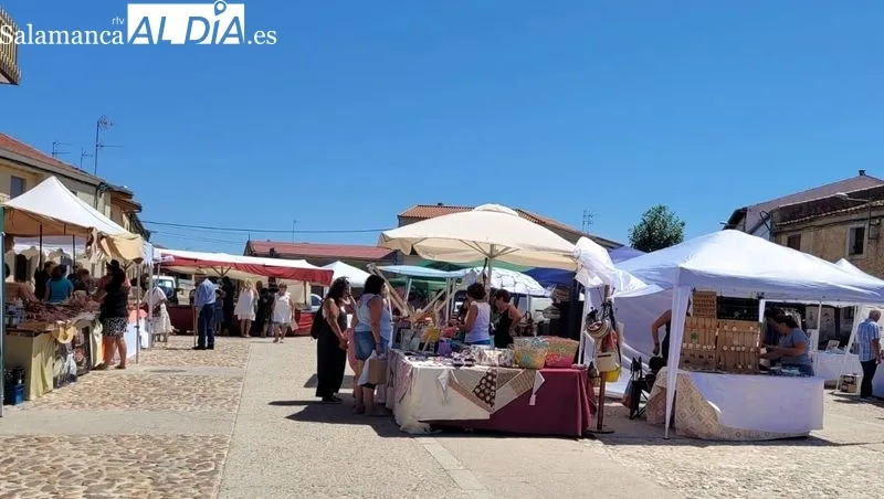 En la recinto ferial se exponían a la venta productos gastronómicos y artesanos