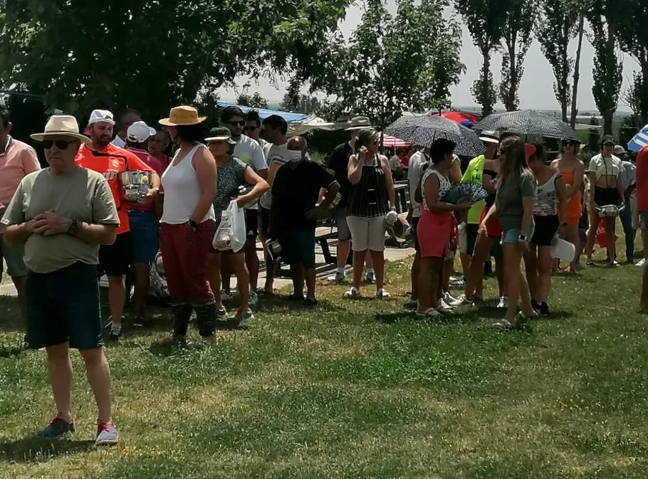 Villoruela ha disfrutado de una animada paella popular este viernes