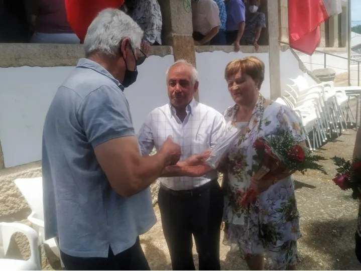 Foto 4 - La Asociaci&oacute;n El Tilero de Navasfr&iacute;as festeja las Bodas de Oro de cuatro matrimonios