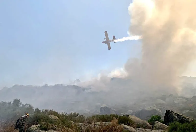 Foto 2 - Estabilidad en Candelario al inicio del quinto d&iacute;a de incendio