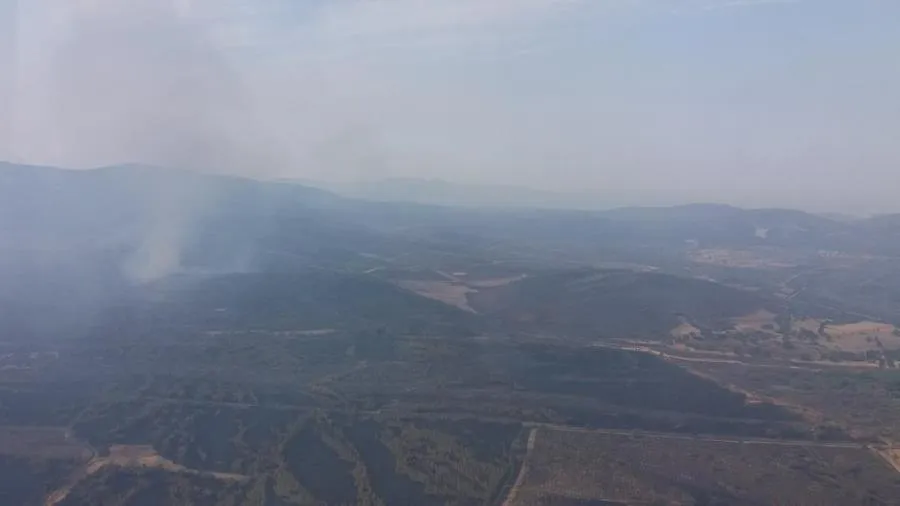 Foto 2 - El REI N&ordm;11 de Salamanca se suma a las tareas de un incendio con &ldquo;muchas zonas calientes&rdquo; todav&iacute;a