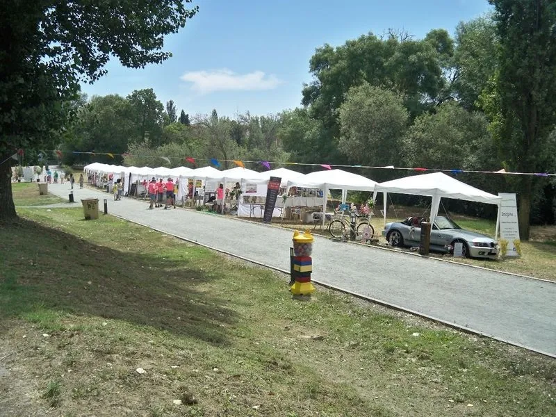 Imágenes de la II Feria de Comercio de Santa Marta de Tormes