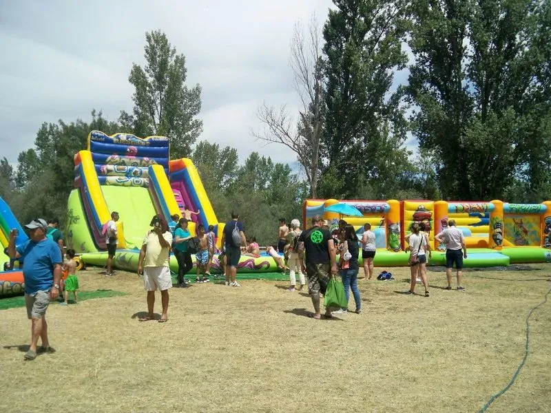 Imágenes de la II Feria de Comercio de Santa Marta de Tormes