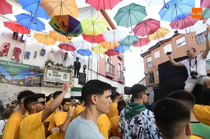 La juventud inunda las calles de Moraleja/ Rep.Gráfico: Adrián M. Pastor