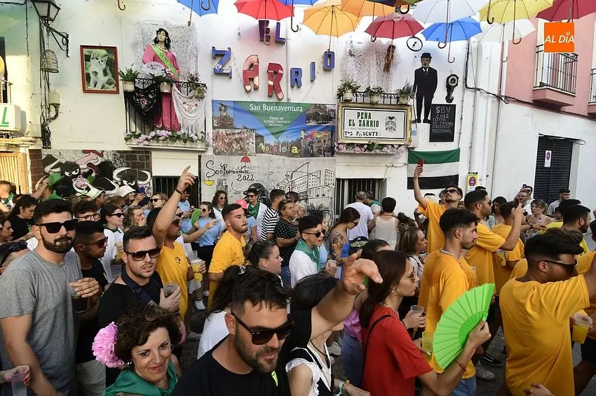 La juventud inunda las calles de Moraleja/ Rep.Gráfico: Adrián M. Pastor