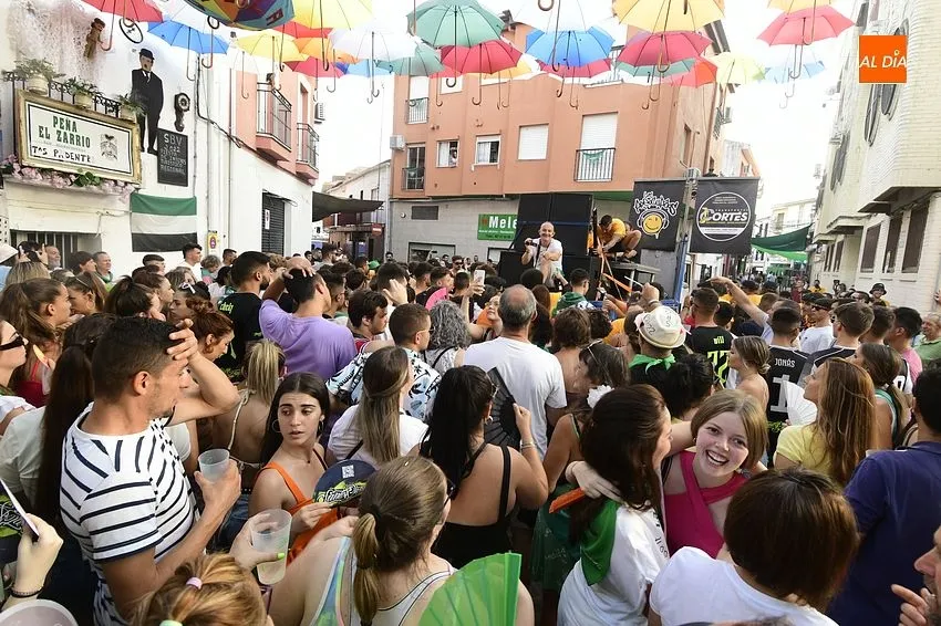 La juventud inunda las calles de Moraleja/ Rep.Gráfico: Adrián M. Pastor
