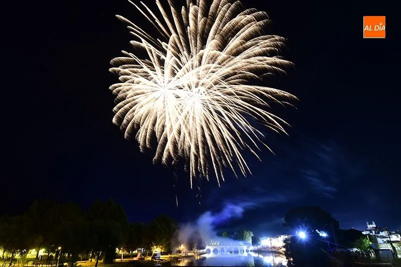 Foto 7 - Espect&aacute;culo piromusical para despedir las fiestas de San Buenaventura
