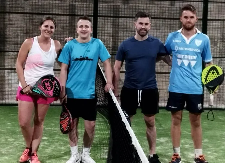 Foto 3 - En marcha el 1&ordm; Torneo de P&aacute;del de Castillejo de Mart&iacute;n Viejo