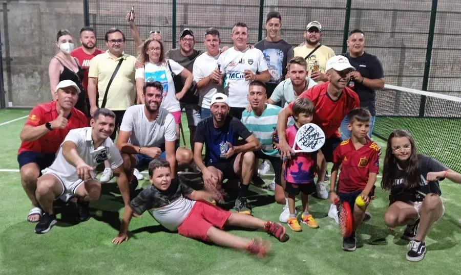 Foto 6 - Los mirobrigenses Goyo y Luismi se adjudican el 1&ordm; Torneo de P&aacute;del de Castillejo de Mart&iacute;n Viejo