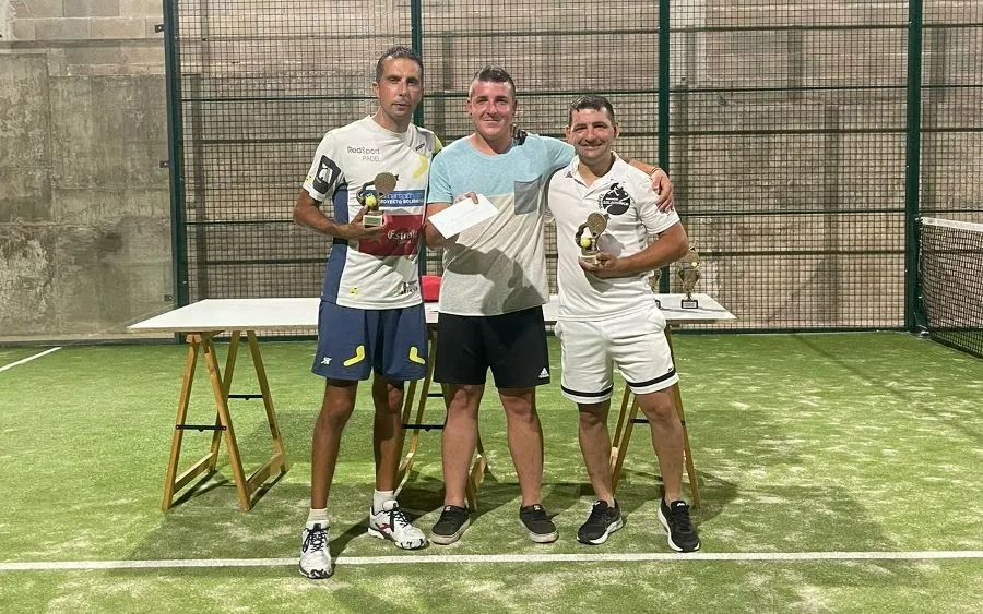 Foto 2 - Los mirobrigenses Goyo y Luismi se adjudican el 1&ordm; Torneo de P&aacute;del de Castillejo de Mart&iacute;n Viejo