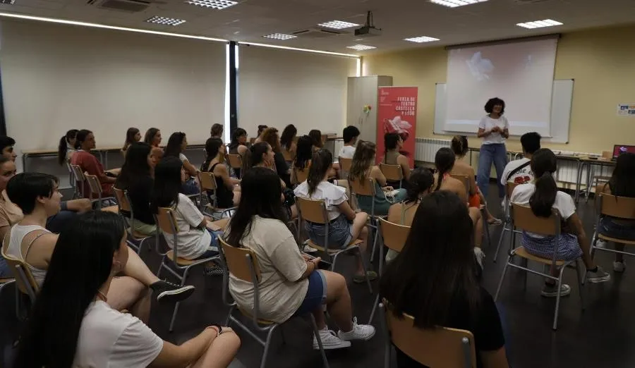 Foto 3 - Se inicia el trabajo con los j&oacute;venes que se quieren involucrar en la Feria de Teatro 2022