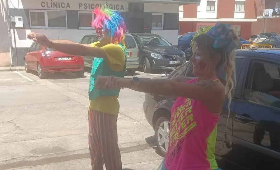 Foto 2 - Bobolino y Piruleta entretienen a los m&aacute;s peque&ntilde;os en Las Canteras