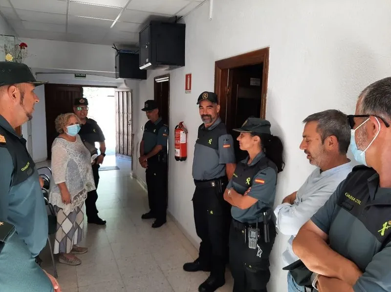 La subdelegada del Gobierno ha mantenido un encuentro con la Guardia Civil en el puesto de La Alberca