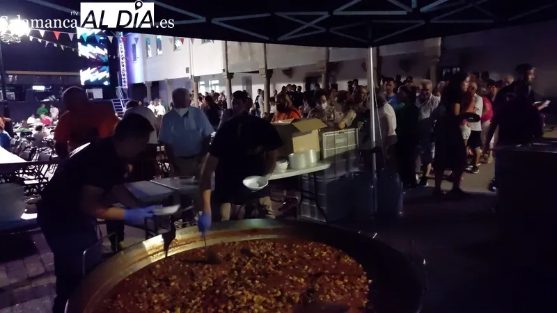 Pregón de fiestas y caldereta de carne en Guadramiro para comenzar las fiestas de San Cristóbal / CORRAL