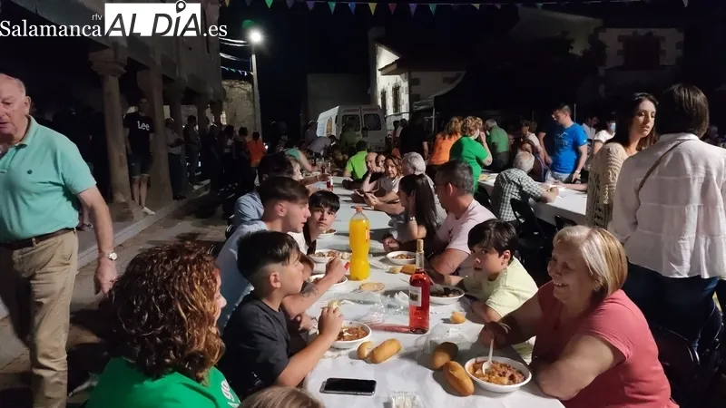Pregón de fiestas y caldereta de carne en Guadramiro para comenzar las fiestas de San Cristóbal / CORRAL