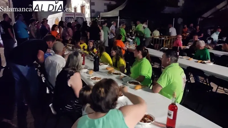 Pregón de fiestas y caldereta de carne en Guadramiro para comenzar las fiestas de San Cristóbal / CORRAL