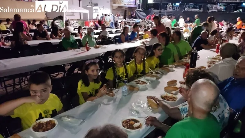 Pregón de fiestas y caldereta de carne en Guadramiro para comenzar las fiestas de San Cristóbal / CORRAL