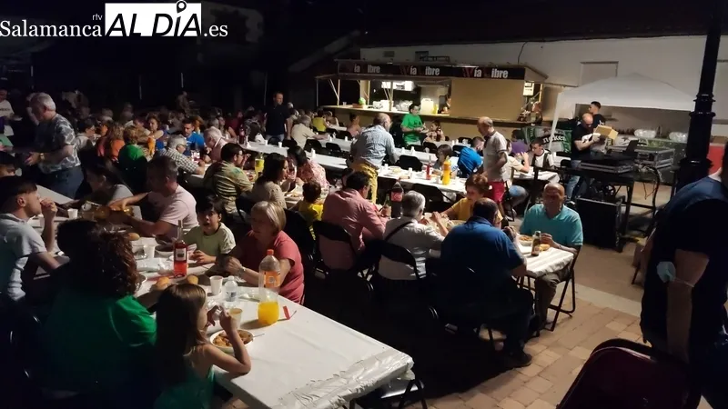 Pregón de fiestas y caldereta de carne en Guadramiro para comenzar las fiestas de San Cristóbal / CORRAL