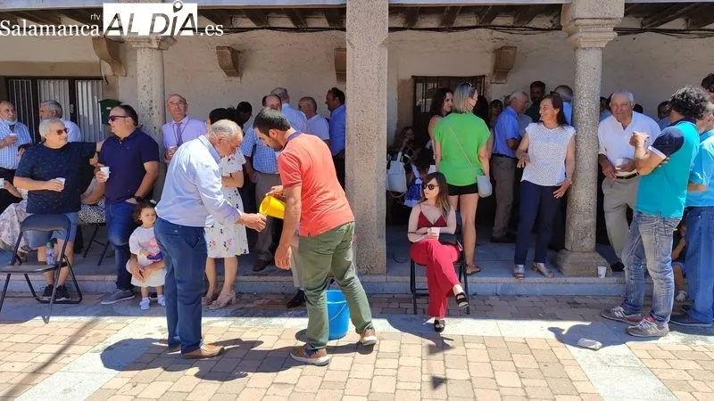 Los vecinos de Guadramiro acudían un año más asu cita con San Cristóbal / CORRAL 