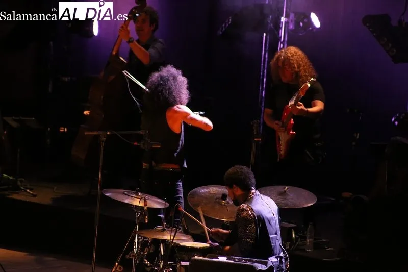 Foto 4 - Ara Malikian seduce con su viol&iacute;n al p&uacute;blico de Alba de Tormes