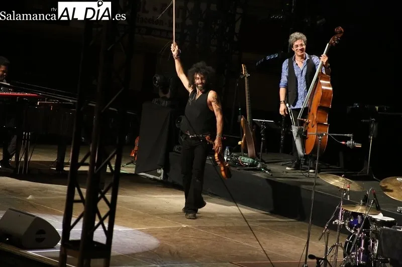 Foto 3 - Ara Malikian seduce con su viol&iacute;n al p&uacute;blico de Alba de Tormes